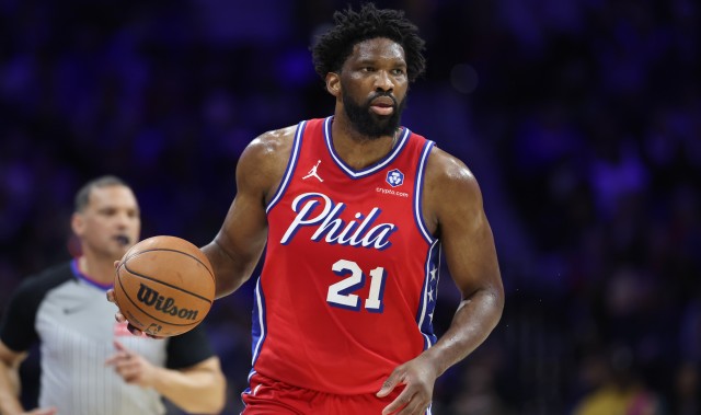 开云体育入口-两年前单场70分！恩比德打趣：也许该在1月22日生个孩子