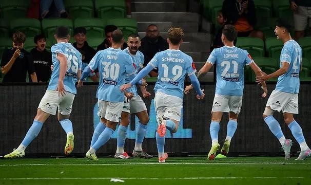 先丢一球后逆转取胜，墨尔本城队史首次战胜奥克兰FC